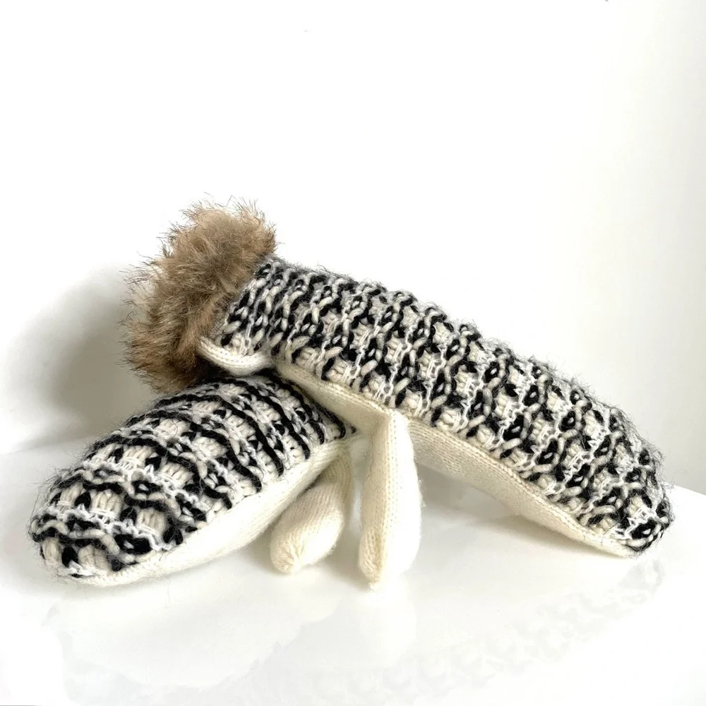 Cabincore | Eddie Bauer Knit Mittens Faux Fur Trim | Fleece Lined | Black White